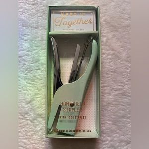 NWT Hand held stapler